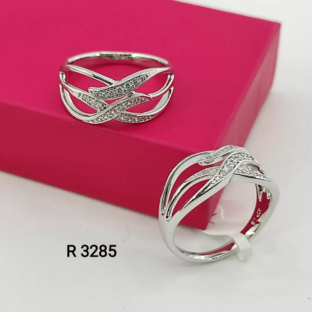 R 3285